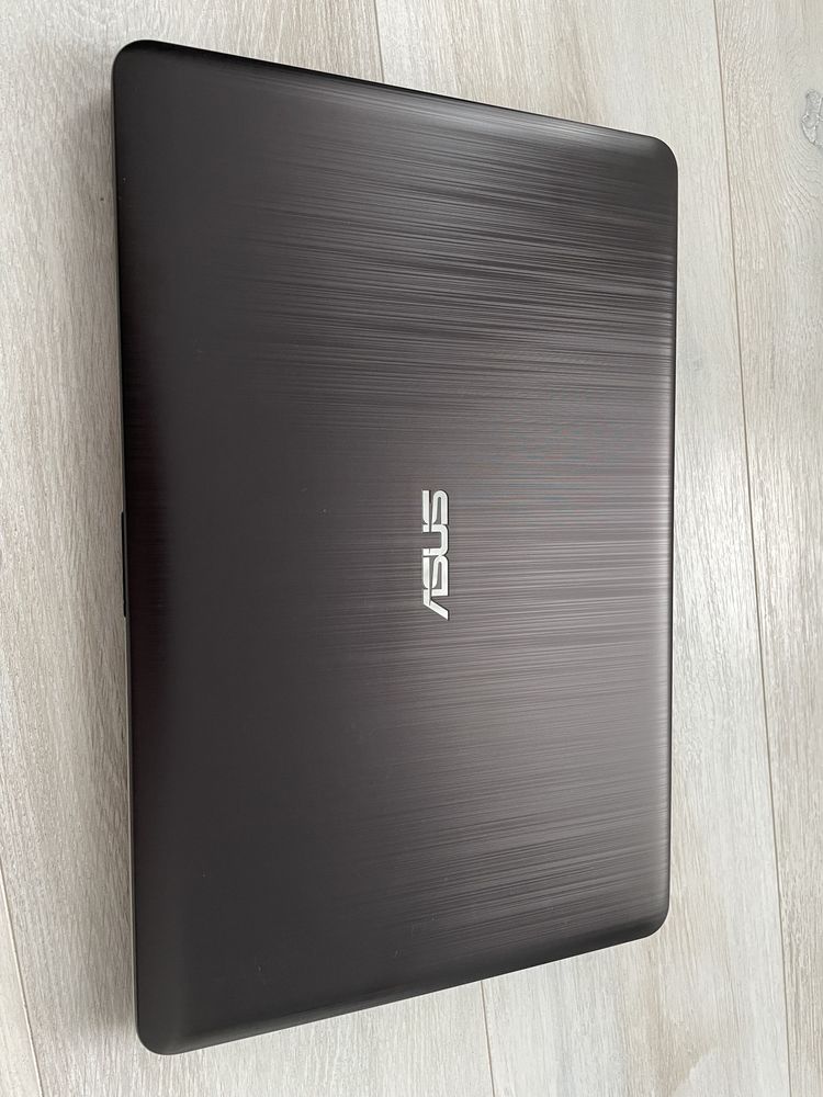 Laptop Asus VivoBook 15 I3-7020U