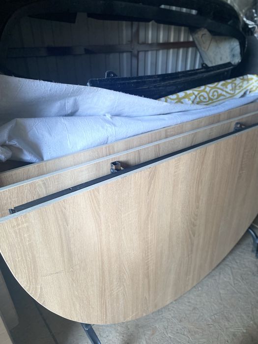 Круглый стол продается