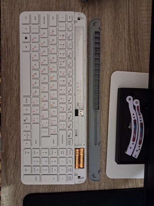 Logitech Клавиатура и мишка - Безжични