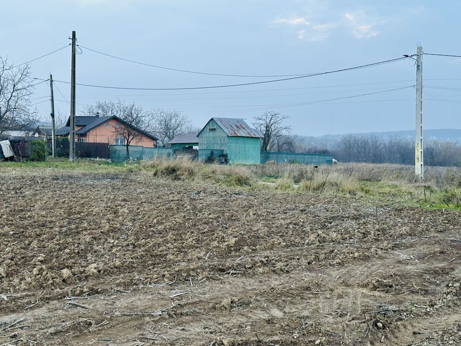 Vand loturi de teren Curent-Apa-Gaz