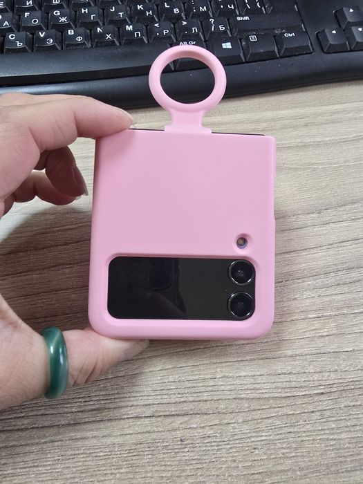 SANLMSUNG Z FLIP 4 256 GB.като нов