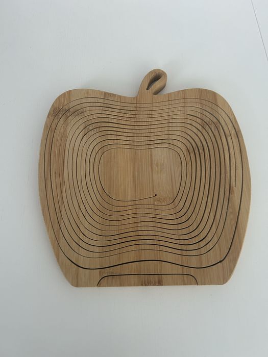 Продавам сгъваема дървена фруктиера за плодове и зеленчуци