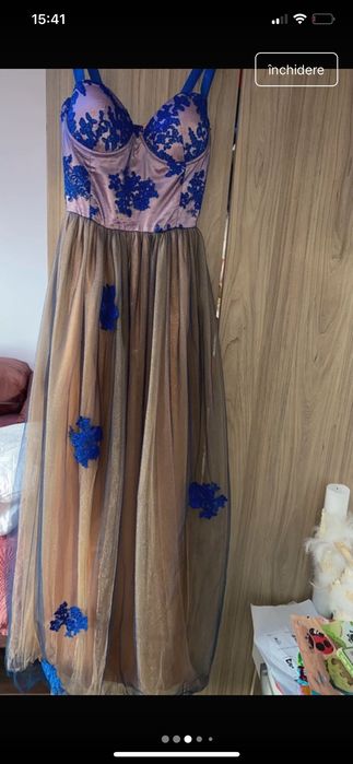 Rochie lungă elegantă de ocazie , o purtare