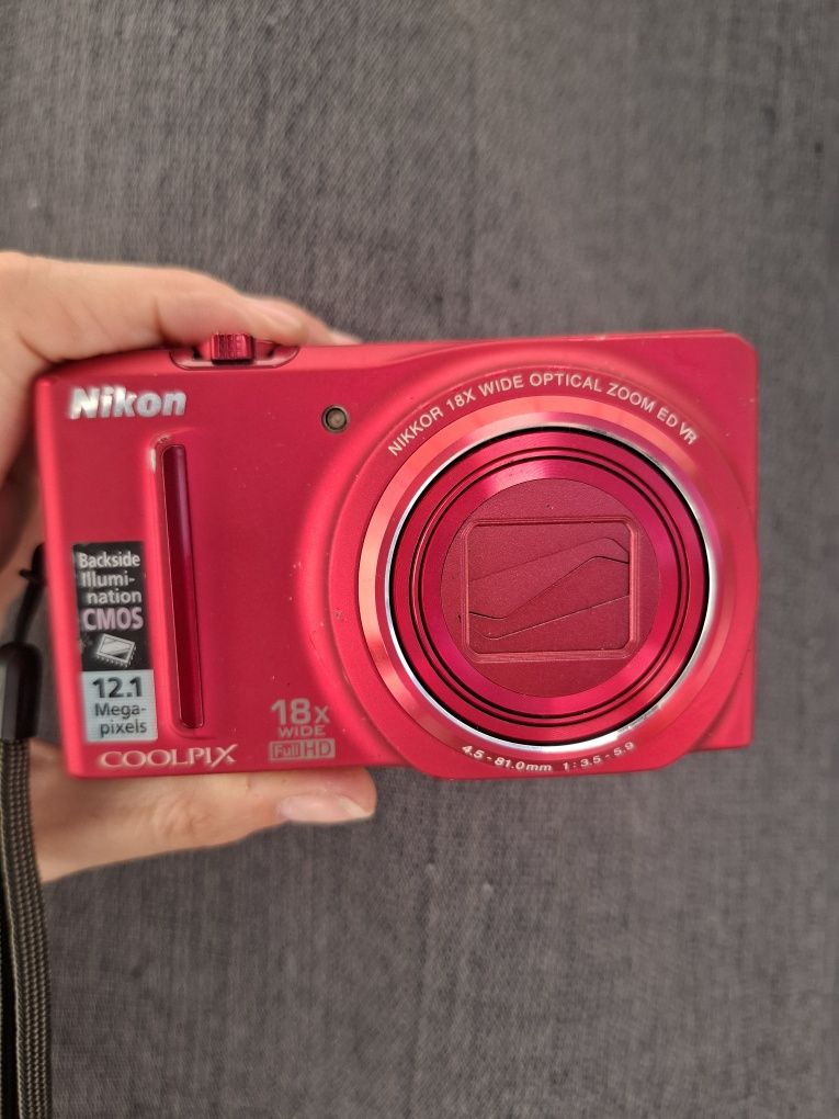 Компактен дигитален фотоапарат камера  NIKON COOLPIX S9100
