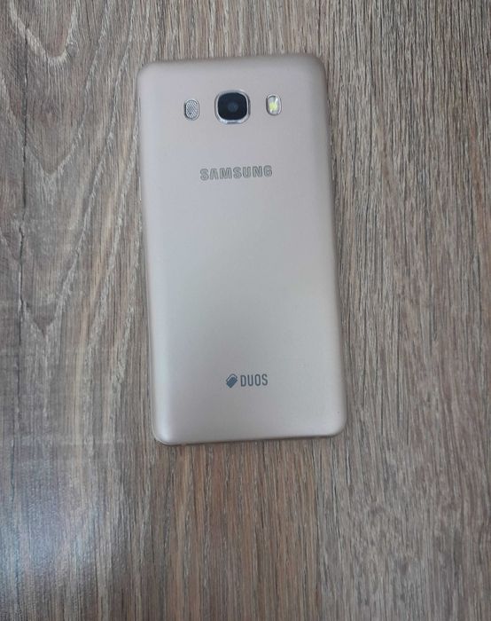 Продам Самсунг j5