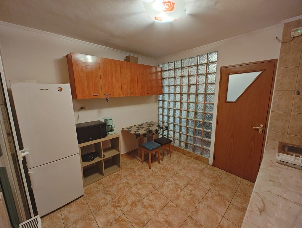 Inchiriez apartament confort1, decomandat 2 camere, 2/8, 54mp, Dristor