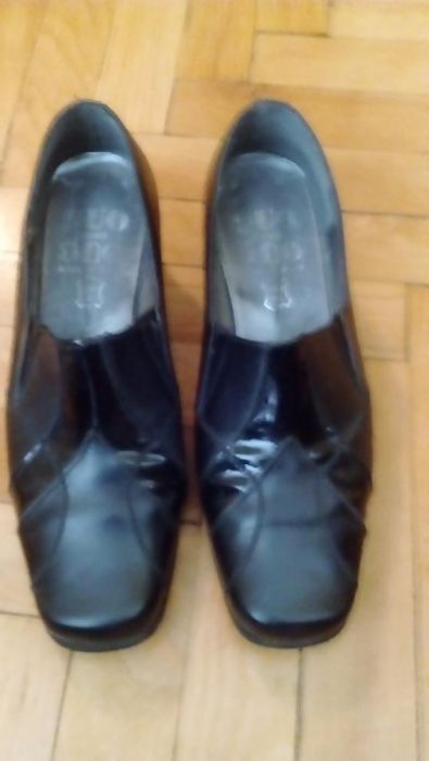 Черни обувки Quo