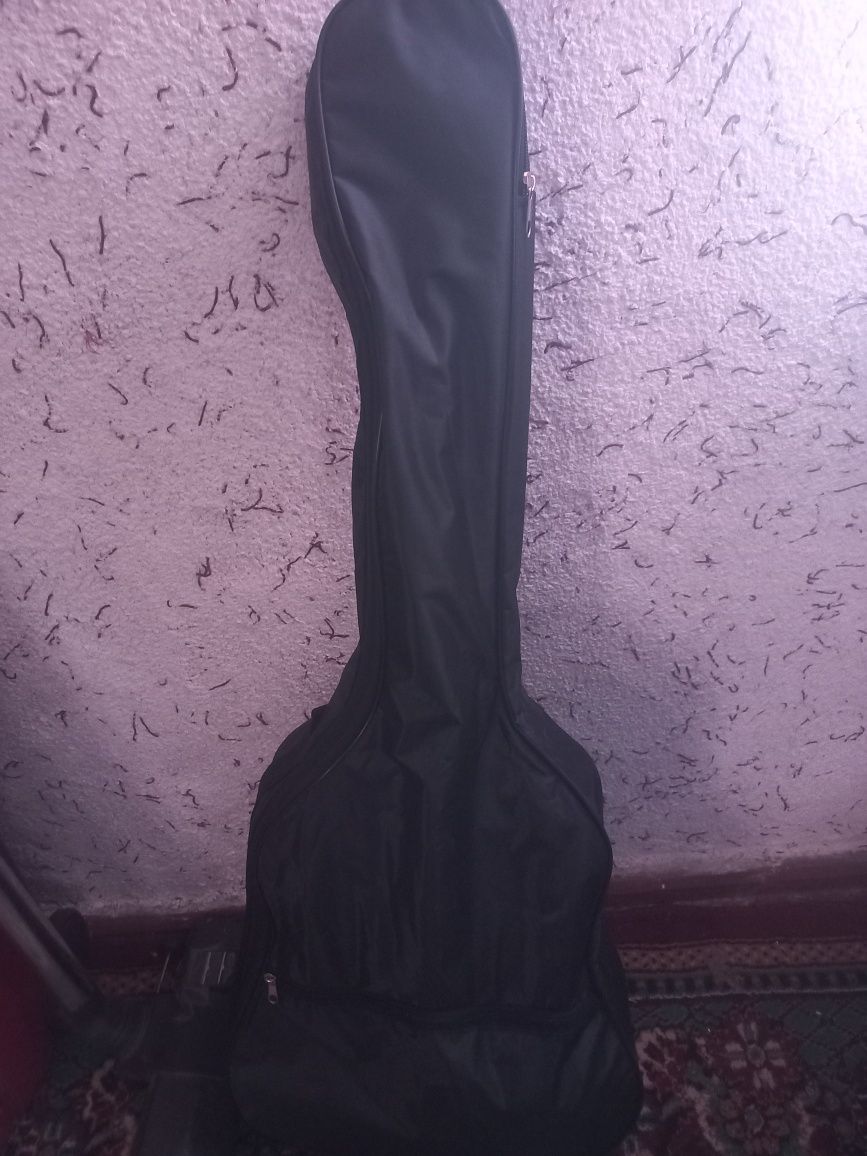 Gitara 38 razmer xamma narsasi bor yangi 1 hafta boldi olinganiga
