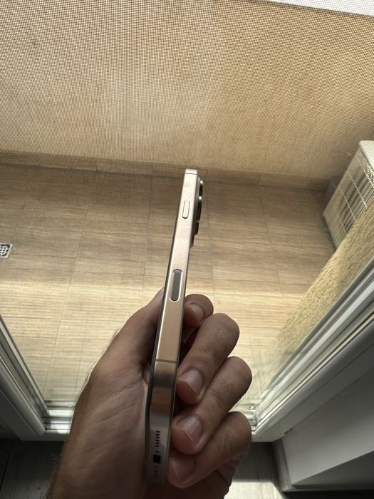 Iphone 16 pro max 256 gb Desert Titanium + garantie emag inca un an