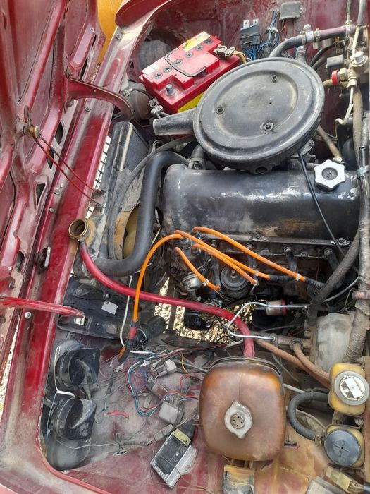 vaz 2103 матор ва бошка запчастла сотилади