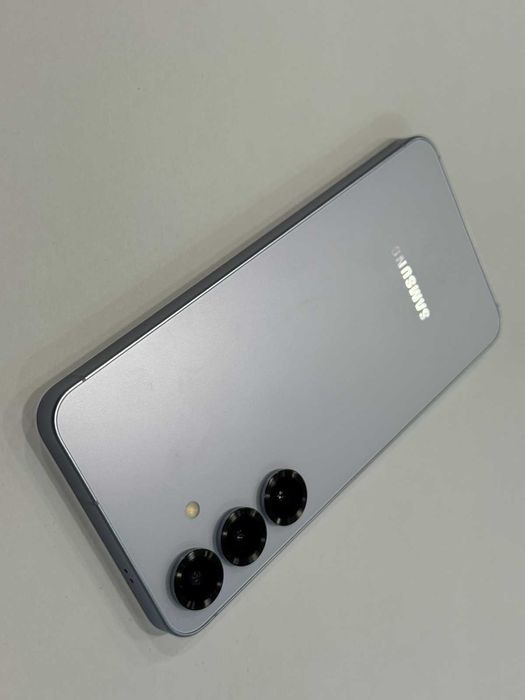 Samsung S25 – 128GB / 12GB RAM