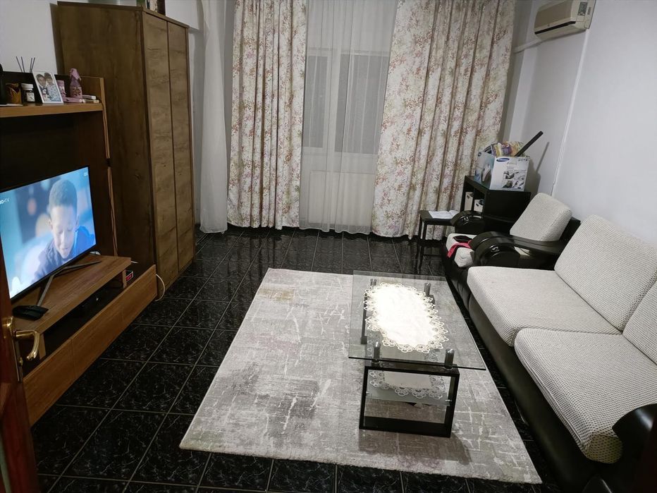 Apartament 4 camere , decomandat, central, 99 mp