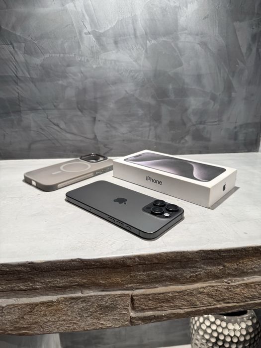 КАТО ЧИСТО НОВ Iphone 15 Pro Max Black Titanium 256 GB