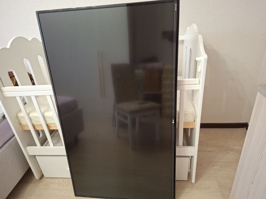Отличный плоский телевизор  Lg плазма ТВ. Смарт тв.