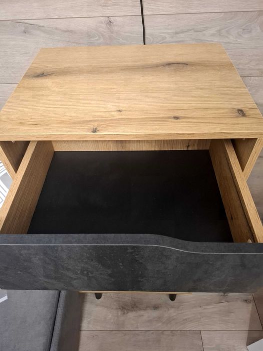 Малък компактен скрин