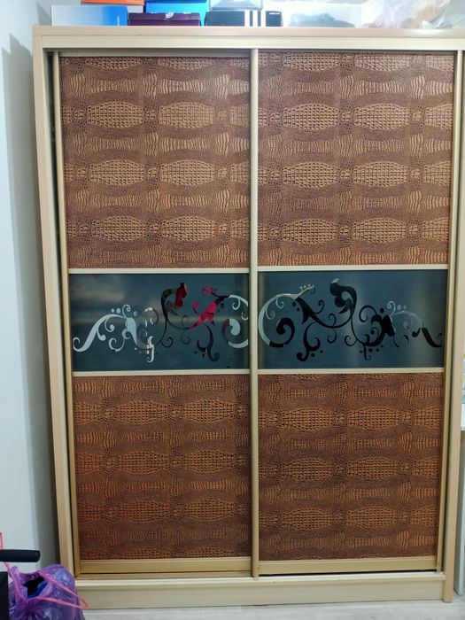 Продам шкаф-купе плательный вместительный