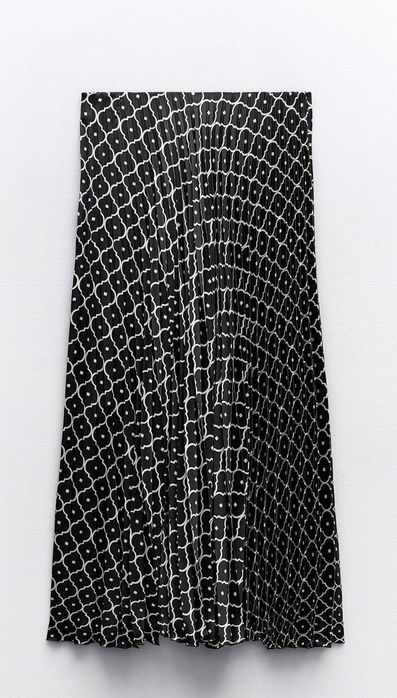 Продавам дамска плисирана пола