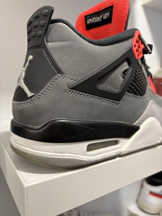 Vand Jordan Retro 4 Infrared ORIGINALI sau schimb cu yeezy beluga