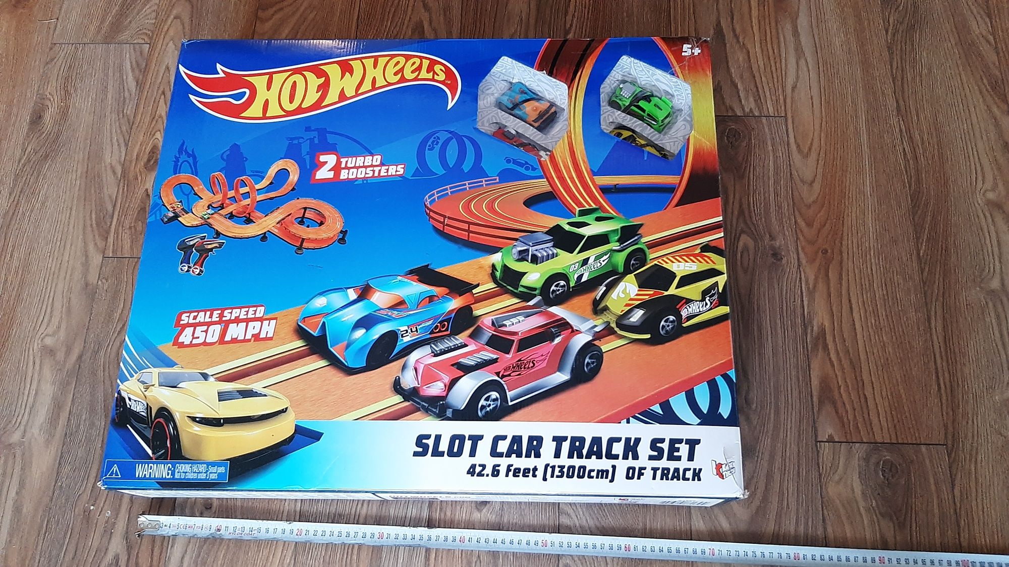 Писти и колички Hot Wheels