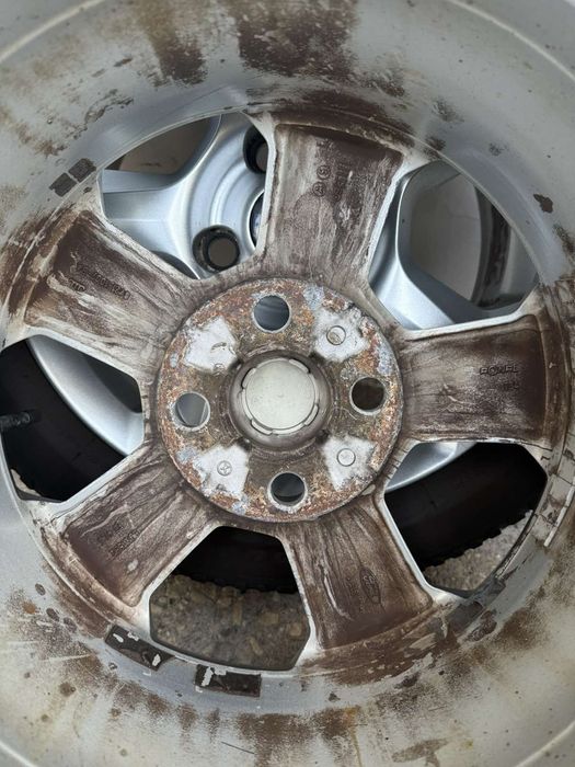 Алуминиеви,  оригинални  джанти за форд фиеста 15цола без гуми