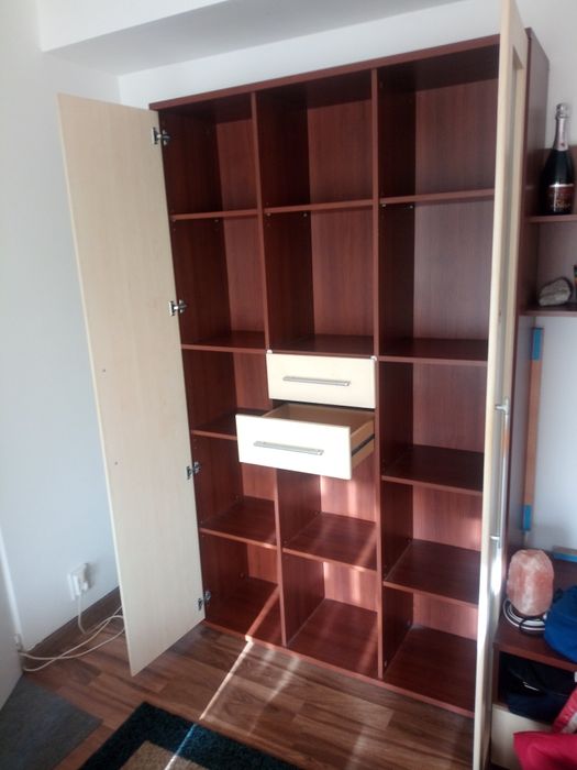 Vând dulap camera /dormitor stare ff buna