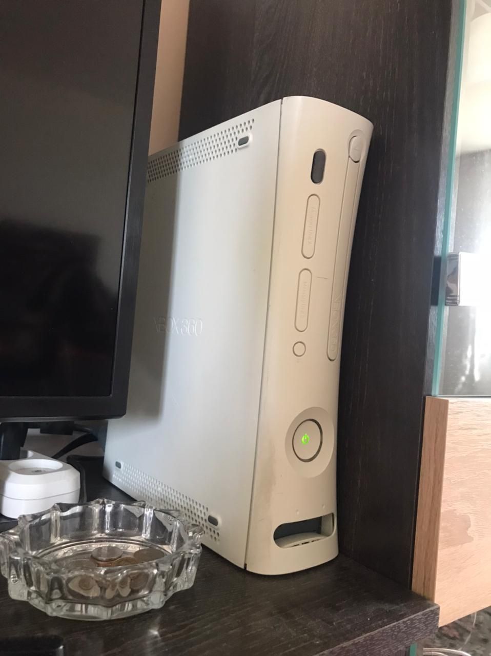 Продам приставка Xbox 360