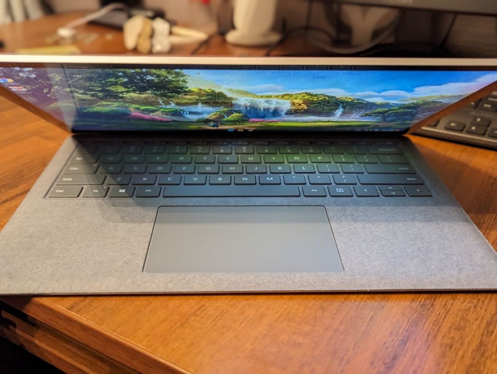 Surface laptop 3 core i5-1065g7