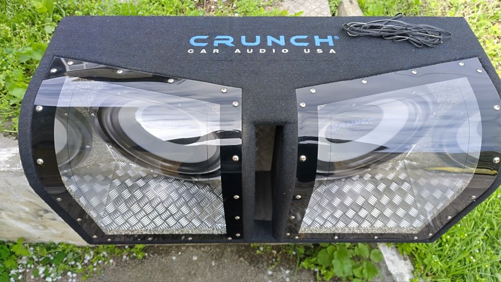 CRUNCH USA Dual Subwoofer Бас каса и усилвател CRUNCH