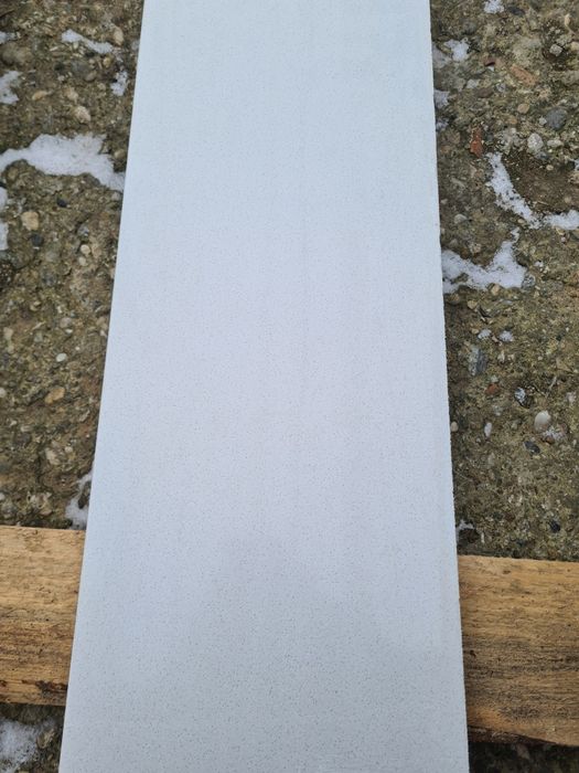 Glafuri (pervaze) granit alb cu puncte negre!