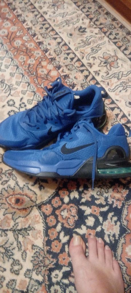NIKE маратонки носени малко ,обувани са 5/6 пъти