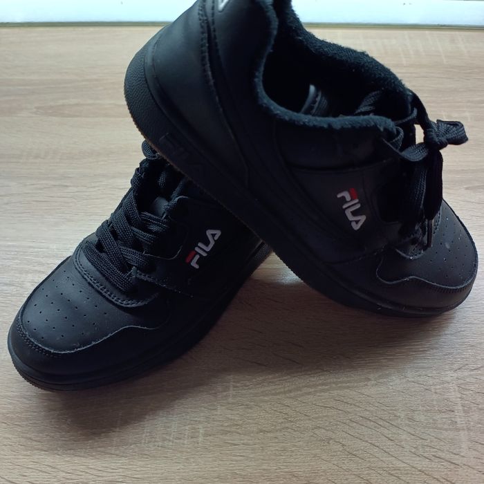 Adidasi  Fila nr 40