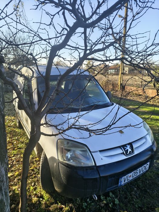 Vând Peugeot Partener