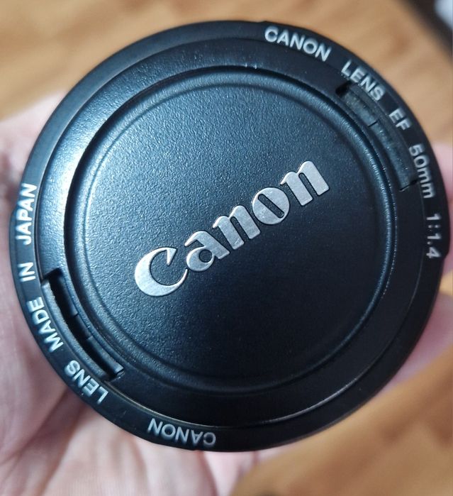 Canon 50 mm f 1.4.