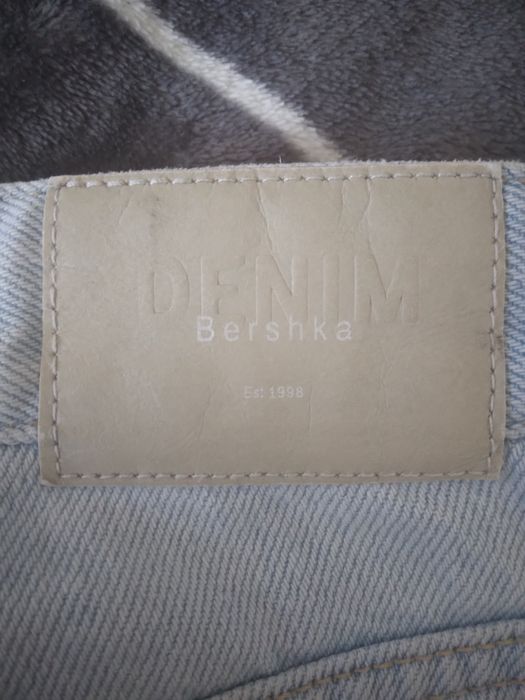 Blugi dama Bershka