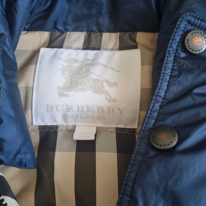 Vand geaca pentru copii de iarna  de la  Burberry