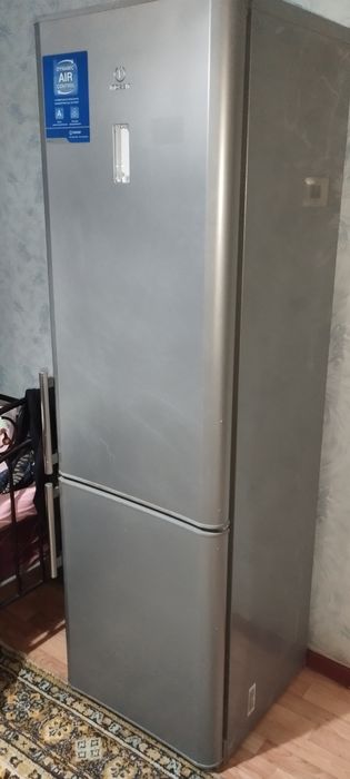 Холодильник Индезит на запчасти