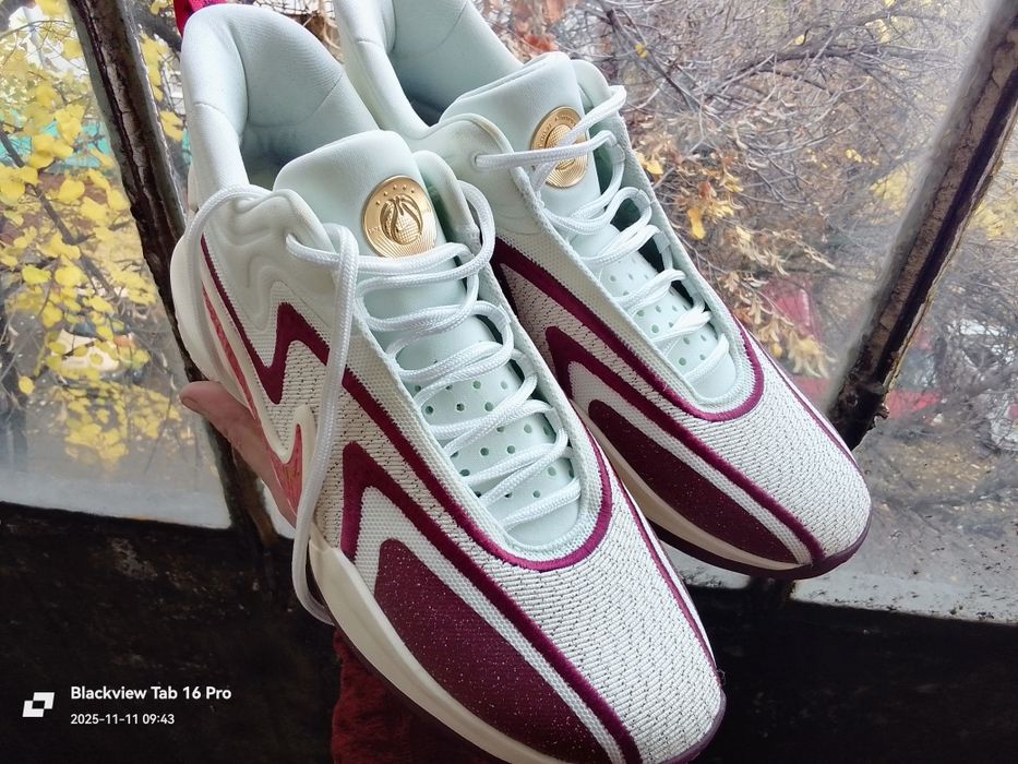 Nike Air Zoom COSMIC