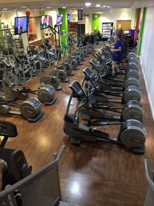 banda de alergare life fitness