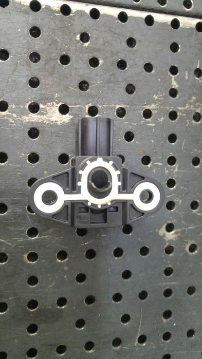 Senzor impact stanga fata vw passat cc 28080303