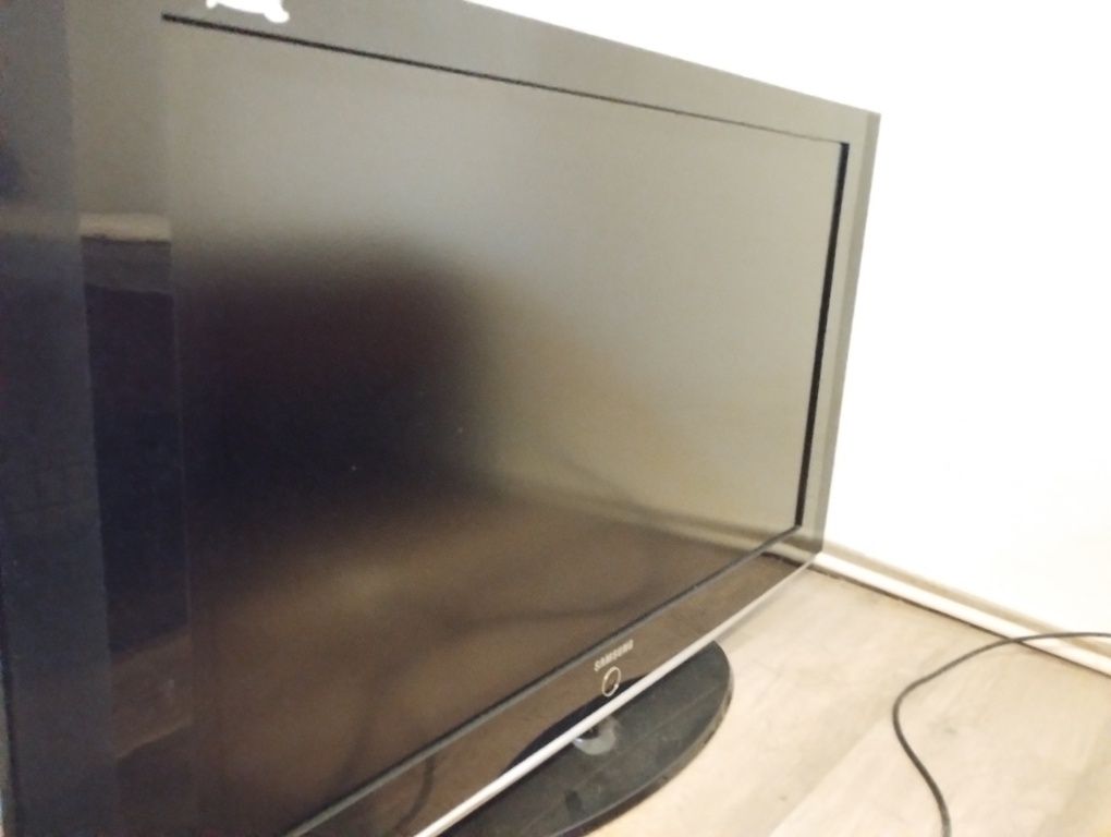 Vând tv Samsung 108 cm