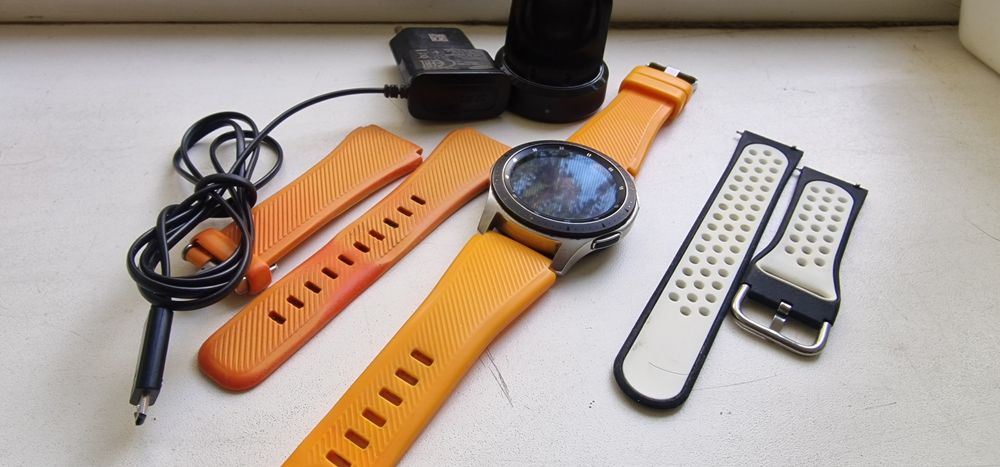 Смарт часы Samsung Galaxy Watch (R800)