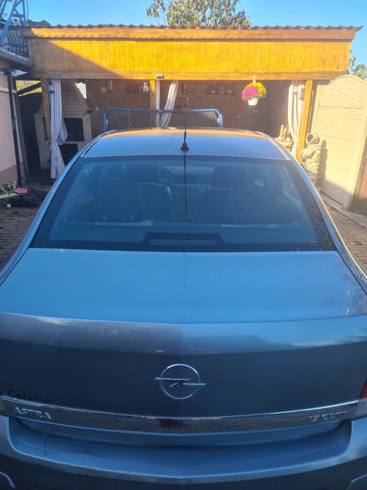 Vânzare Opel Astra H berlina 1.7 Diesel an 2010
