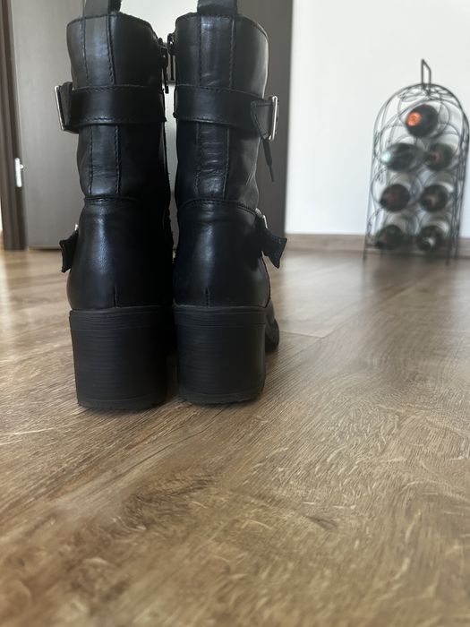 Ghete negre piele naturala mărimea 37