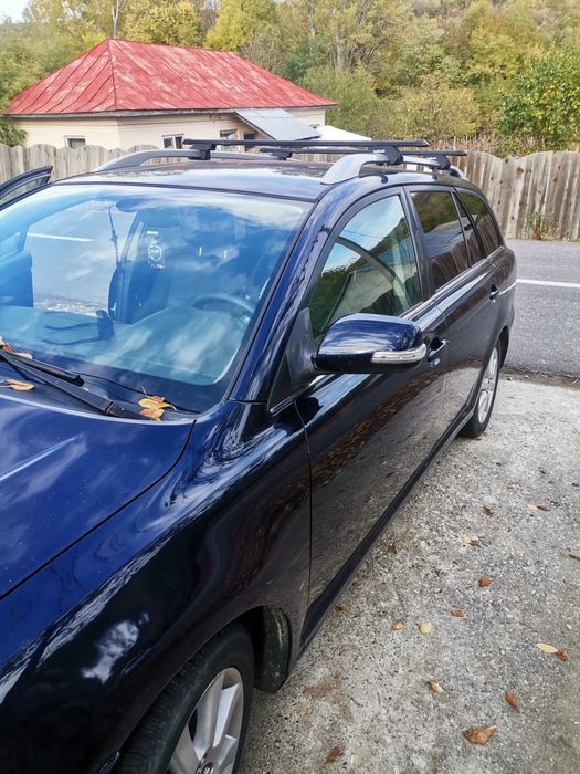 Vând Toyota Avensis T25