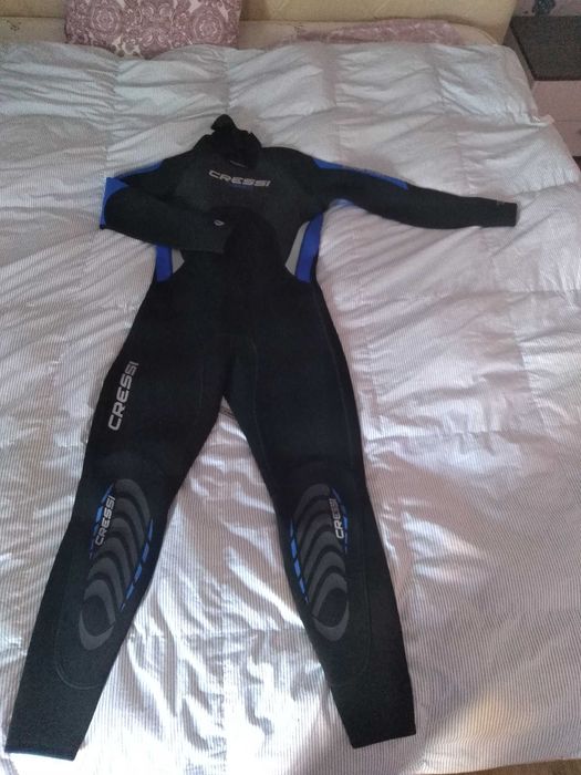 Costum scufundări, ski-jet  de firma CRESSI este fabricat cu eticheta