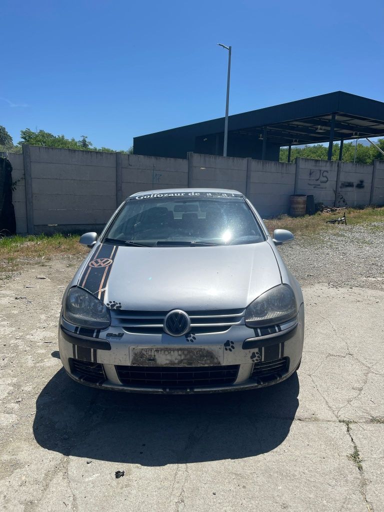 Dezmembrez vw golf V