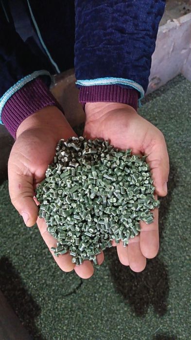 Продаётся  гранула или плёнку и мешка