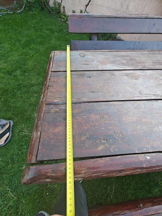 Vand mobilier curte set masa cu banci lemn

---