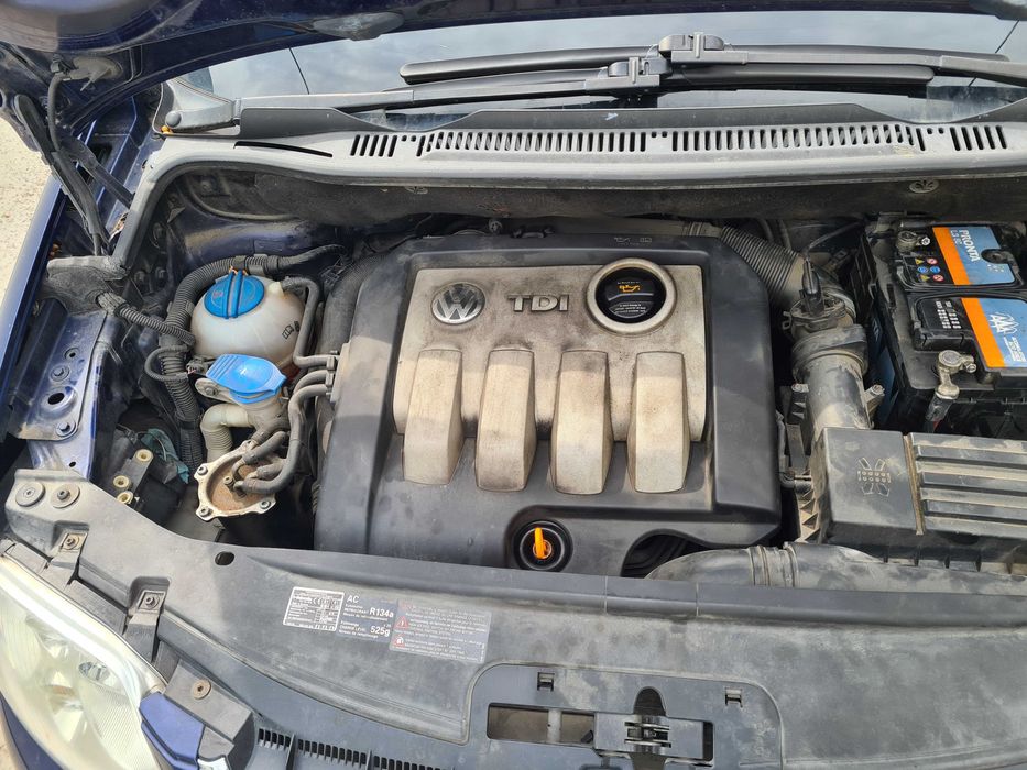 / САМО НА ЧАСТИ / VW Touran 1.9TDI, 105кс код - BKC, ляв волан