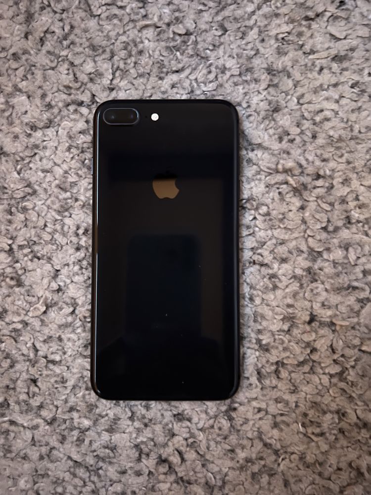 IPHONE 8 Plus 64 GB